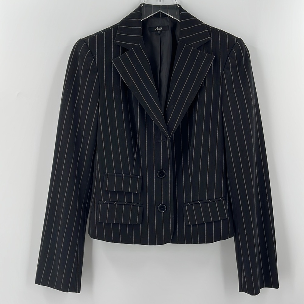 𝅺BLACK Shawl Collar Blazer Crop Length Pinstriped Metallic Shoulder pads Size 8